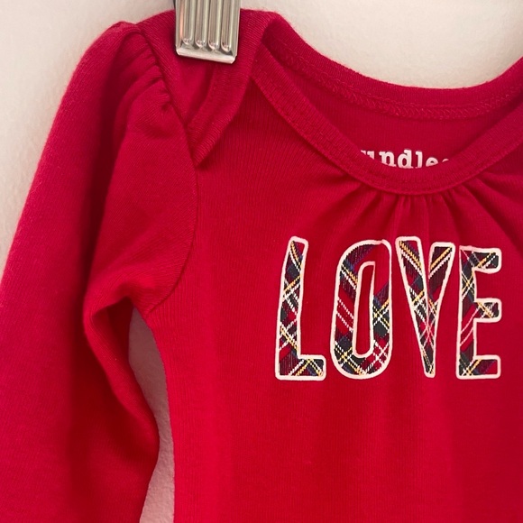 6/$20💥NB LOVE Plaid Tartan Graphic Tee Onesie Bodysuit, Long Sleeve, Deep Red - Picture 5 of 9